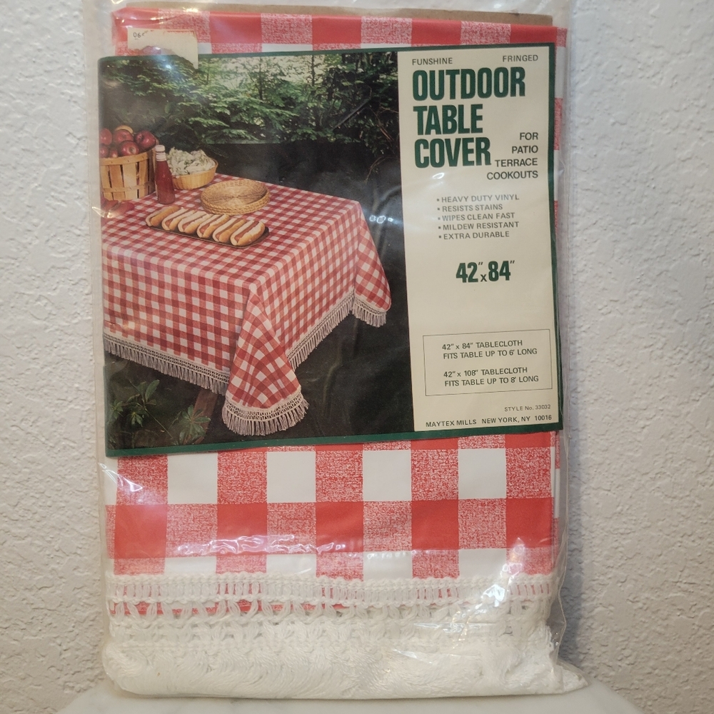 Vintage Tablecloth Funtime Fringed Outdoor  Picnic Table Classic Red White Check